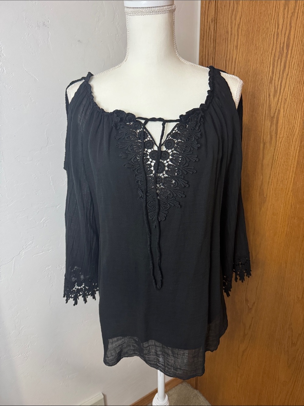 Saks Fifth Avenue black crochet bell sleeve blouse M